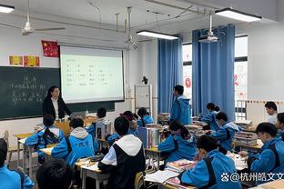 稳定输出！齐麟半场6中3贡献8分 正负值+13最高