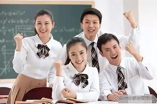Nhấn like! Vương Triết Lâm, La Hán Sâm và Lý Thiêm Vinh tài trợ cho 3 sinh viên hoàn thành chương trình học
